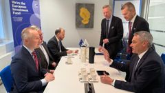 Kuvassa vasemmalta Finnveran toimitusjohtaja Juuso Heinilä, liiketoimintajohtaja Juha Ketola, kv. asioiden päällikkö Pekka Karkovirta, EIR:n alueellinen edustaja Juho Aminoff, EIP:n Helsingin päällikkö Jaani Pietikäinen ja EIP:n varapääjohtaja Karl Nehammer.