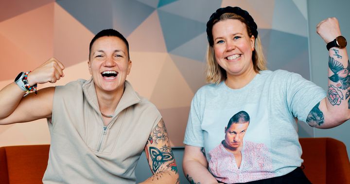 Kuvassa yrittäjä Elina Gustafsson ja DVV.n holhoustoimen asiantuntija Sanna Sotaniemi.