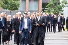 Aalto-yliopiston uusi lukuvuosi käynnistyi. Akateemista kulkuetta johtivat yliopiston rehtori Ilkka Niemelä (oik.) ja ylioppilaskunnan hallituksen puheenjohtaja Sakari Ropponen (vas.).