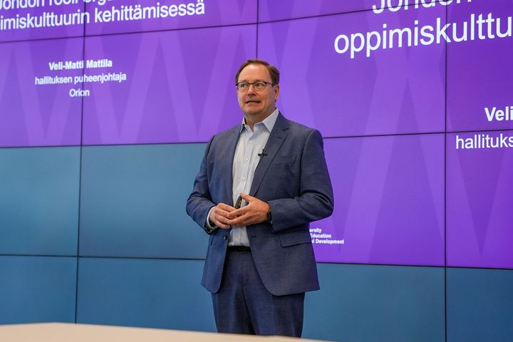 Vain jatkuvalla kehittymisellä ja oppimisella luodaan kestäviä tuloksia, sanoi yli parikymmentä vuotta Elisaa luotsannut Veli-Matti Mattila.
