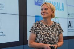 Vaisalassa jokaisen työntekijän pitää nyt olla kiinnostunut etenkin tekoälystä, kertoi talent managementista vastaava Johanna Saarinen.