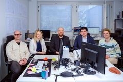 Kuvassa Läpimurto-voittajatiimi: Federico Varalta, Sara Ikonen, Juho Uzkurt Kaljunen, Burak Yirmibesoglu, Eero Petäjä.
