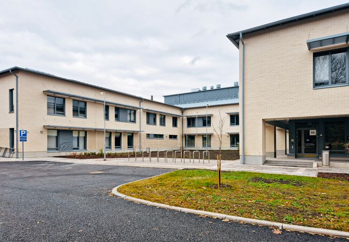 Hemsön omistamaan uuteen monipalvelukeskukseen keskitetään Turun päihdehuollon sosiaali- ja terveyspalveluja.