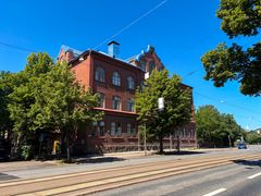Vallilan ala-aste Hämeentieltä kuvattuna.