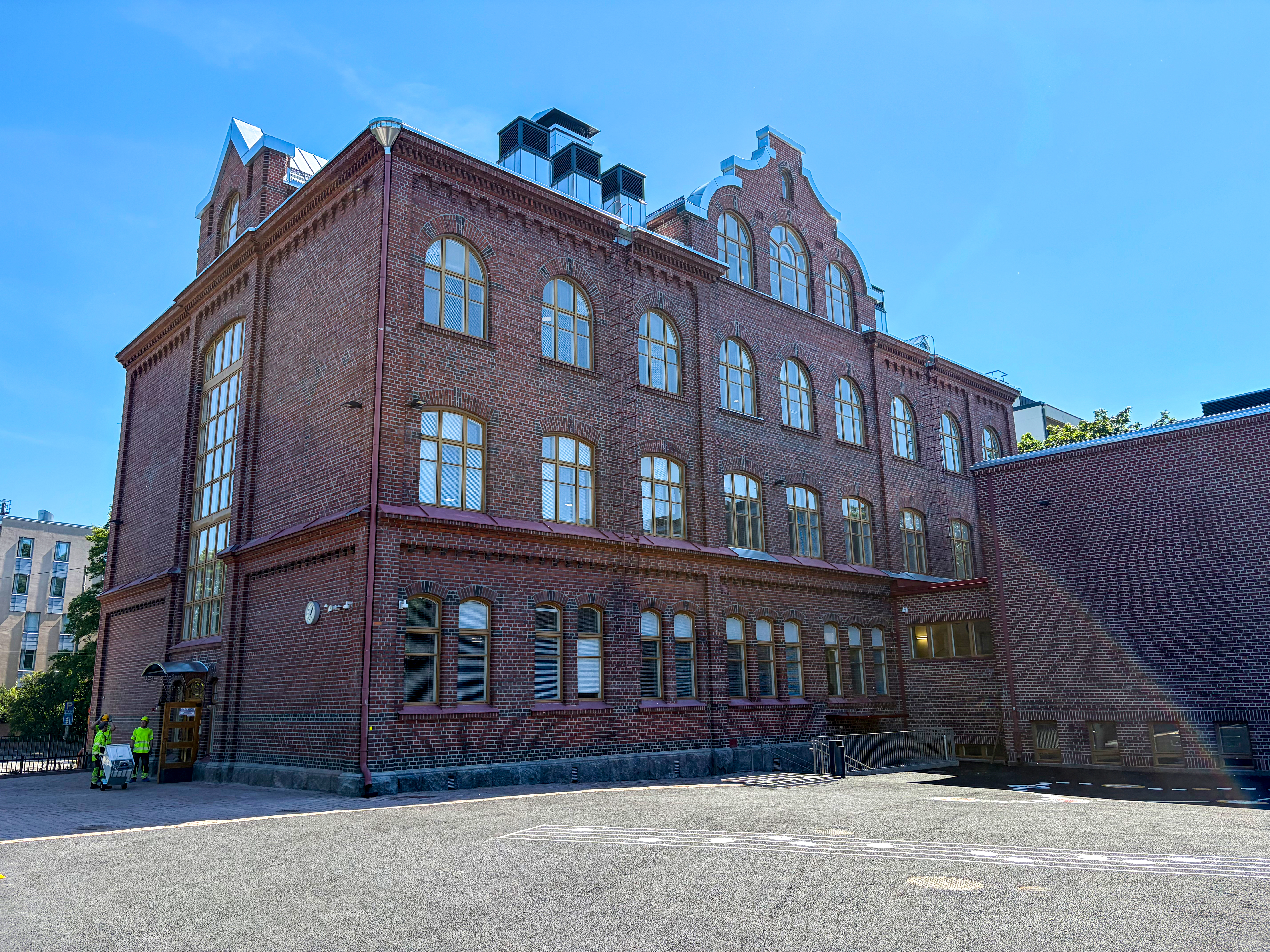 Vallilan ala-asteen perusparannus valmistui Helsingissä