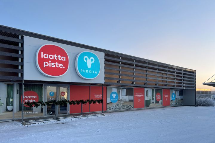 Ulkokuva Laattapiste-Pukkilan myymälästä Seinäjoella.
