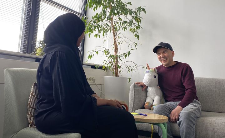 Jamshid ja ZamZam ovat kaksi nuorta, jotka osallistuivat Tulevaisuuden työyhteisöt -kokeiluun. Molemmat ovat työllistyneet kokeilun myötä.