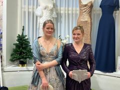 Johanna Petäjämäki (vas.) ja Heidi Räisänen ovat Rinnekotien päihdehoidon kokemusasiantuntijoita.