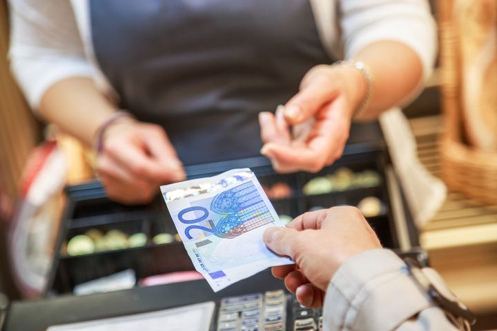 Osa-aikatyö on yleistä esimerkiksi kaupan alalla. Kuvituskuva.