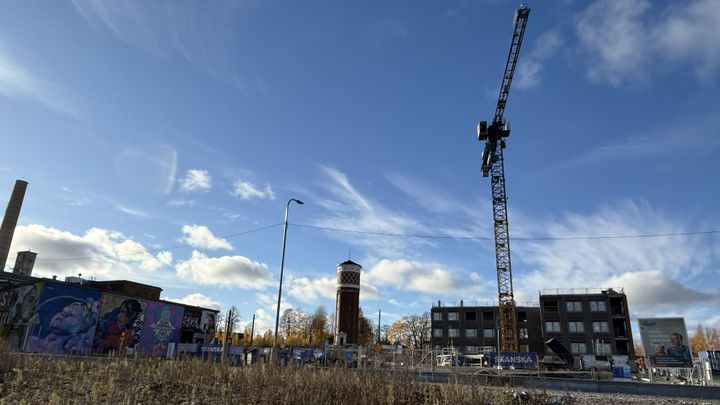 Luoteis-Tampere saa Hypon asuntoluottoluokituksessa kaksi AA:ta. Uuden Hiedanrannan alueen kasvun ja kehityksen näkymät nojaavat yhtälöön tamperelainen tehdasmiljöö, vieressä kulkeva ratikkalinja sekä Näsijärven ranta.