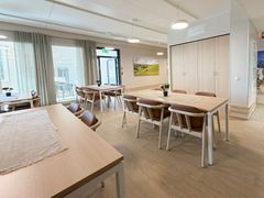 Kodissa on yhteiset ruokailutilat.
