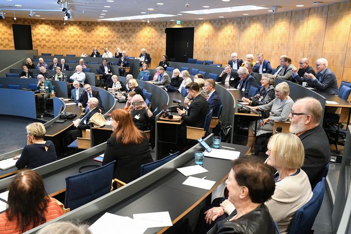 Eläkeläisliittojen etujärjestö EETU ry:n 20-vuotisjuhlaseminaari pidettiin perjantaina 18.9. Kevan tiloissa Helsingissä.