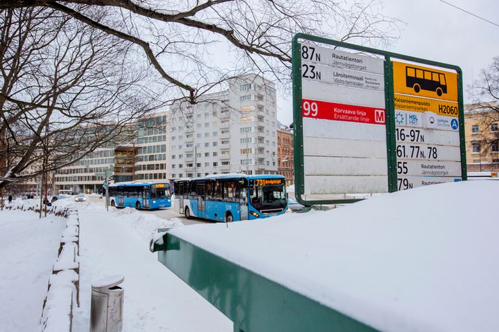 Busseja Helsingin Kaisaniemessä. Kuva: Lauri Eriksson/HSL