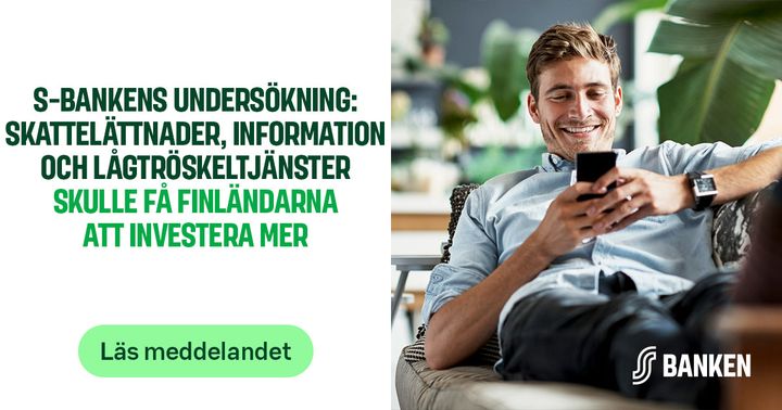 Man som ler och använder en smartphone, med en text om S-Bankens undersökning som nämner skattelättnader och investeringar.