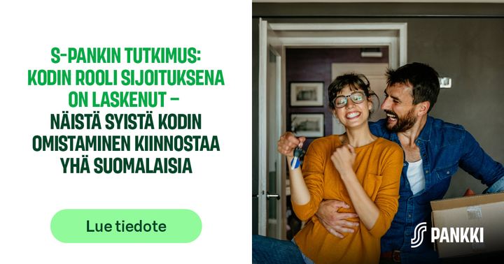 Pariskunta seisoo kodin oviaukossa pahvilaatikon kanssa; toinen henkilö pitelee kädessään avainta. Kuvituskuva asumisesta ja omistusasumisesta. Kuvassa on teksti: ”S Pankin tutkimus: Kodin rooli sijoituksena on laskenut – näistä syistä kodin omistaminen kiinnostaa yhä suomalaisia”, painike ”Lue tiedote” sekä S Pankki logo.