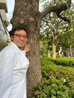 Japanilaisen metsälääketieteen johtava asiantuntija tohtori Qing Li.