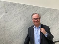 Ilmastopaneelin puheenjohtajan Jyri Seppälä.