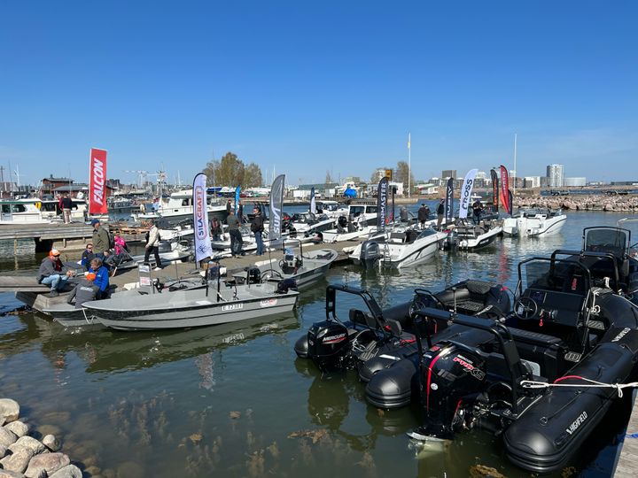 There will be over 40 different boats to test at the Suomiveneilee.fi test drive event, held at Veneentekijäntie in Lauttasaari, Helsinki, on May 17–18. The event will feature rowing boats, center-console boats, mid-cabin boats, RIB boats, electric boats, and large recreational boats.