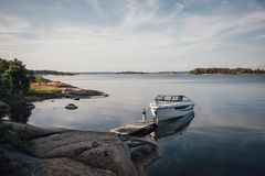 Only a small number of large fiberglass boats have been decommissioned. Yamarin, one of Finland's most popular motorboat manufacturers, has been producing various models since 1972 with a total of over 100,000 units, and almost all of them are still in use.