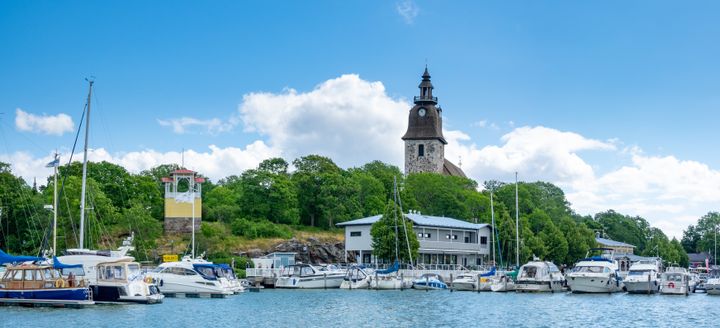 Naantalin Venemessut järjestetään Naantalin Vanhankaupungin idyllisessä vierasvenesatamassa. Tapahtumaan on vapaa pääsy.