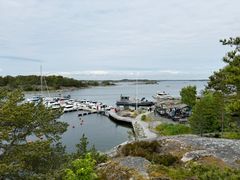 Venelehtien koeajotapahtuman ohjelmaan Saaristomerellä kuului mm. vierailu Örön linnakesaarella.