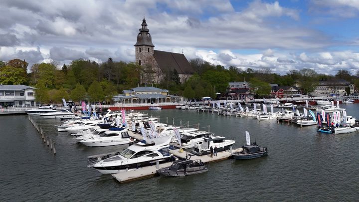 Naantalin venemessut järjestetään Suomen merkittävimmän veneilyalueen keskuksessa, Naantalin Vanhankaupungin idyllisessä vierasvenesatamassa. Tapahtuma kokoaa yhteen venealan yrityksiä, veneilijöitä ja saaristosta kiinnostuneita kävijöitä avaamaan uuden veneilykauden Saaristomerellä.