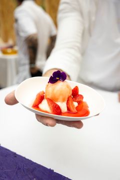 Café Savoy: Mehustettuja mansikoita, sitruunasorbettia ja mascarponemoussea