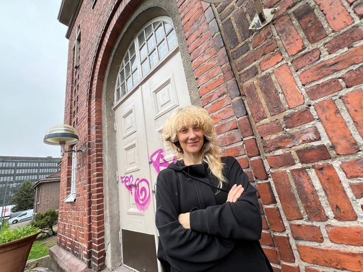 Raekallio Corp. tuo Harjun ruumishuoneelle Elke Schroederin Lycan-tanssiteoksen.