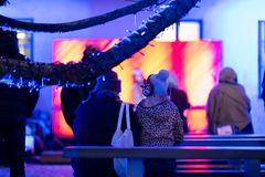 Korttelit-näyttely muodostaa ympäri vuorokauden avoinna olevan ulkoilmagallerian Torikortteleihin.