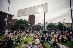 Teurastamon piha täyttyy kesällä lähes päivittäin maksuttomasta kaupunkikulttuurista.