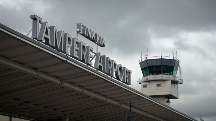 Tampere-Pirkkala lentoaseman rakennus ja lennonjohtotorni