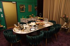 Tällaiset tarjoilut odottivat voittajaa.