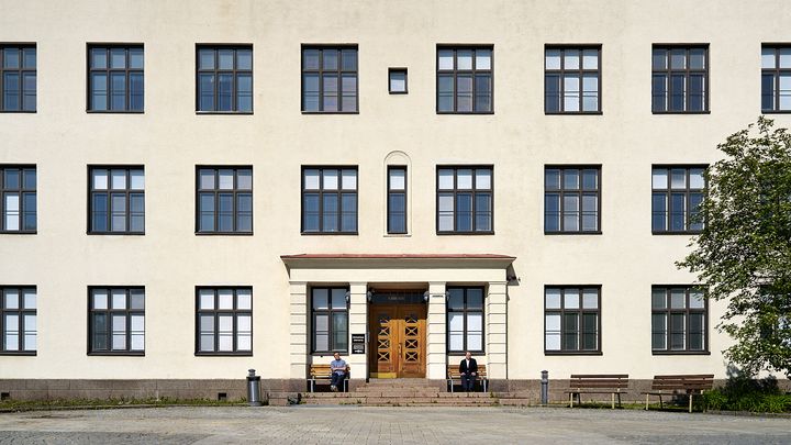 Oulu on harvinaisuus, sillä psykiatrinen sairaalahoito sijoittuu edelleen samoihin rakennuksiin kuin sata vuotta sitten. Kuva: Oulun yliopisto/ Mikko Törmänen