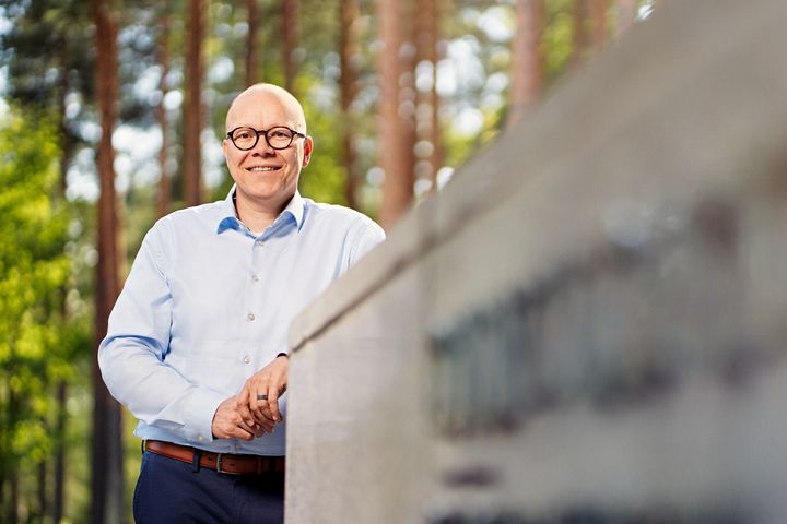 Oulun yliopiston yhteistyösuhteiden vararehtori Petteri Alahuhta näkee tekoälyllä talouskasvun kannalta käyttämättömiä mahdollisuuksia, joista on hyvä keskustella laajalti. Alahuhta avaa torstaina 30.11. Oulun yliopiston Business Forum -tapahtuman.