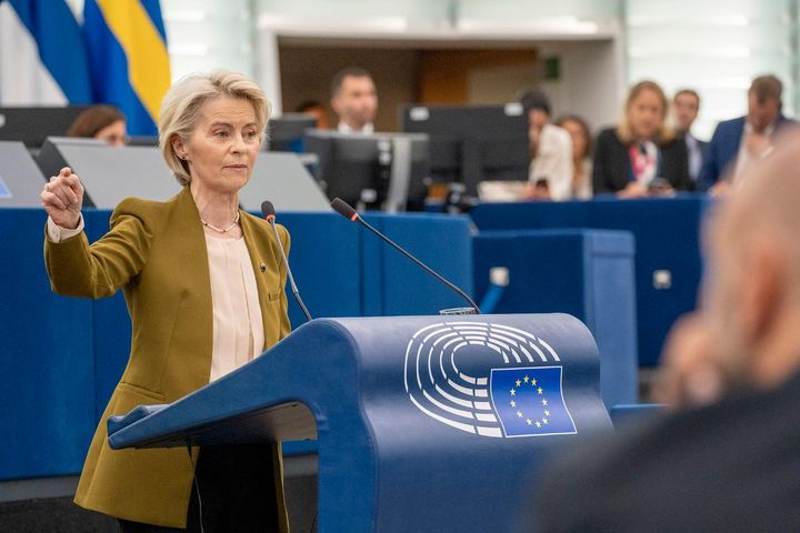 Komission puheenjohtaja Ursula von der Leyen
