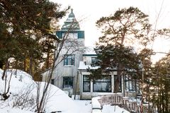 Osa myytäväksi ehdotetuista rakennuksista sijaitsee Villingissä. © Roni Rekomaa (2018)