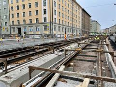 Installation av spårvagnsräls i november.