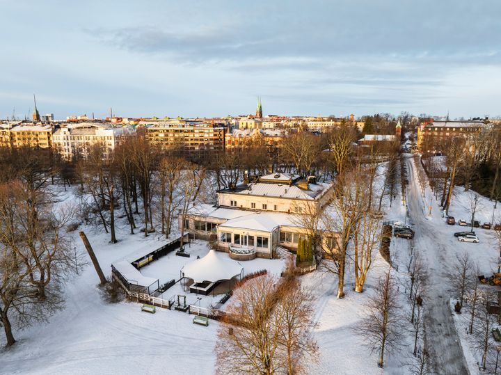 Ilmakuva Ravintola Kaivopuistosta.