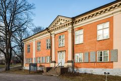 Kulosaaren kartanon julkisivu.