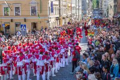 Helsinki Samba Carneval -kulkue Unioninkadulla.