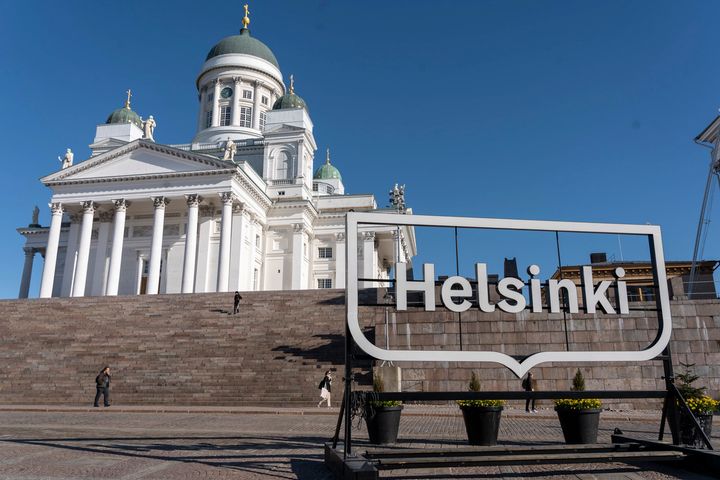 Senaatintori, taustalla Tuomiokirkko.