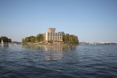 Alustava luonnos hotellilaajennuksesta ja Hylkysaaren luotsiasemasta kunnostuksen jälkeen.