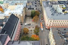Ilmakuva torialueesta. Torin oikealla laidalla kulkee Fredrikinkatu.