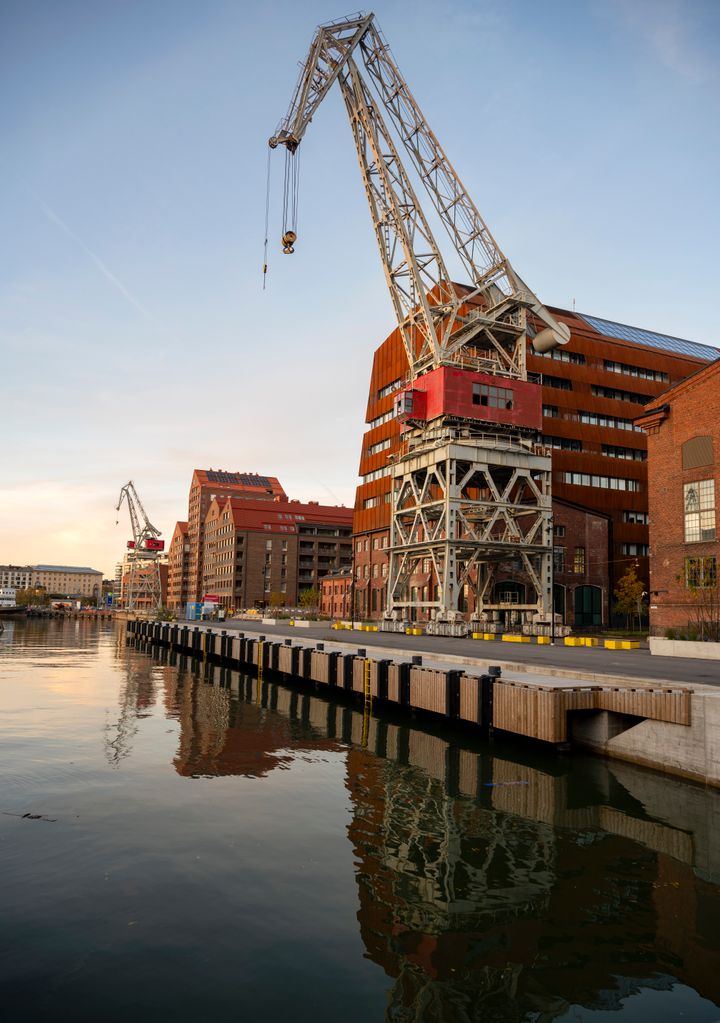 Dockstrand är ett exempel på ett centrum i förnyelse. Under 2020-talet har man byggt både bostäder och kontorslokaler i området. Pekka Vyhtinen/Helsingfors stadsmuseum.