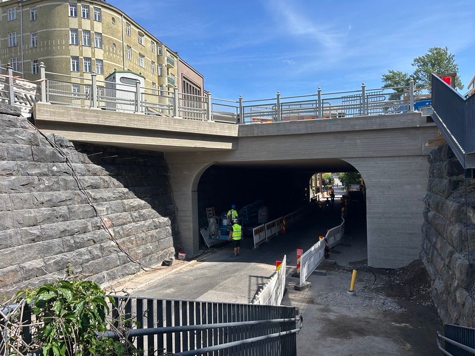 Uuden Arkadiankadun sillan käyttöiäksi tavoitellaan 100 vuotta. Miikka Kalke