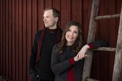 Johanna ja Mikko Iivanainen esittävät perinteisiä joululauluja Kanneltalon konsertissa pe 8.12.