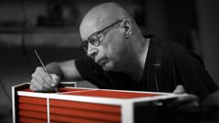 Markku Puustinen med sin art.