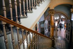 Rikhardinkadun kirjaston portaikko.
