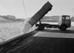 Det verkar som om dumpandet av snö i havet kommer att bli olagligt hösten 2028. På detta sätt hindras även skräp från att hamna i havet.