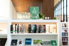 Månsas biblioteks miljöhylla